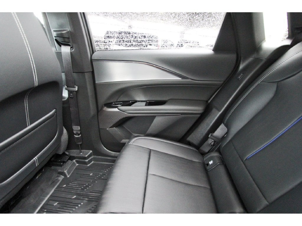2027 Cadillac LYRIQ Luxury - Photo 12