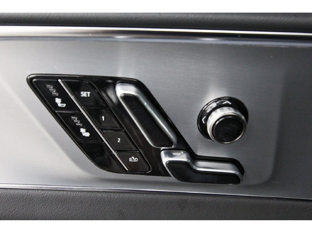 2027 Cadillac LYRIQ Luxury - Photo 21