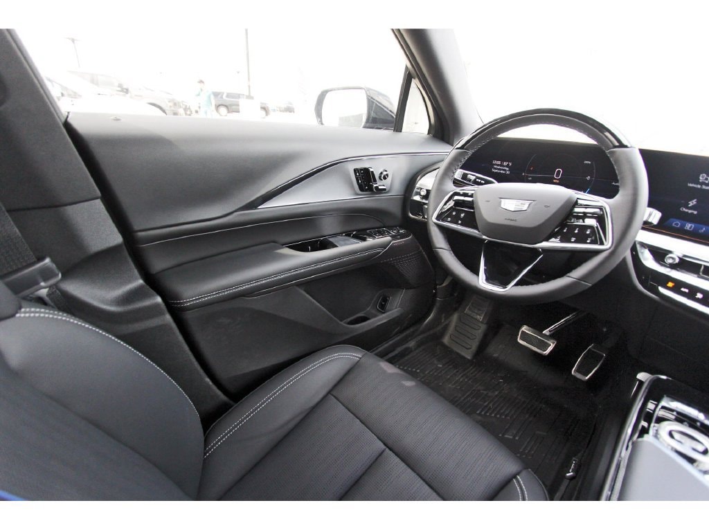 2027 Cadillac LYRIQ Luxury - Photo 8