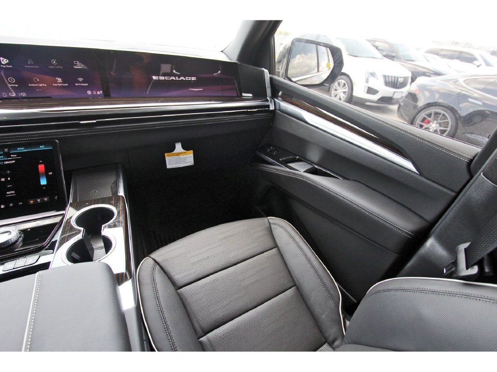 2027 Cadillac Escalade Luxury - Photo 10