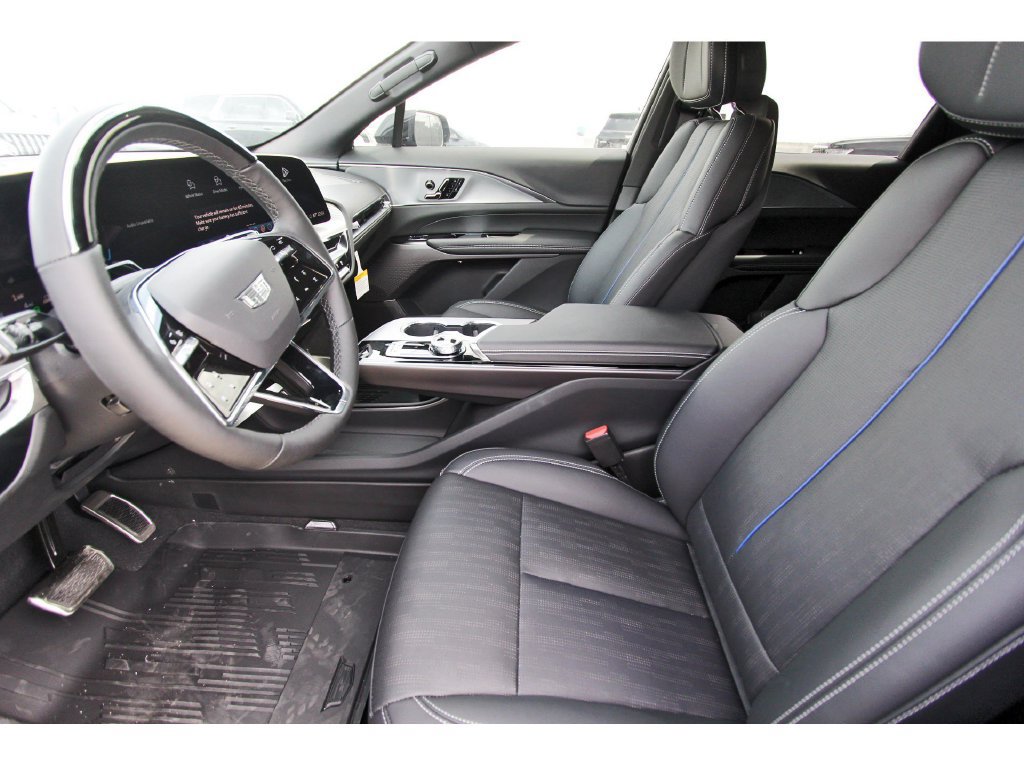 2027 Cadillac LYRIQ Luxury - Photo 6