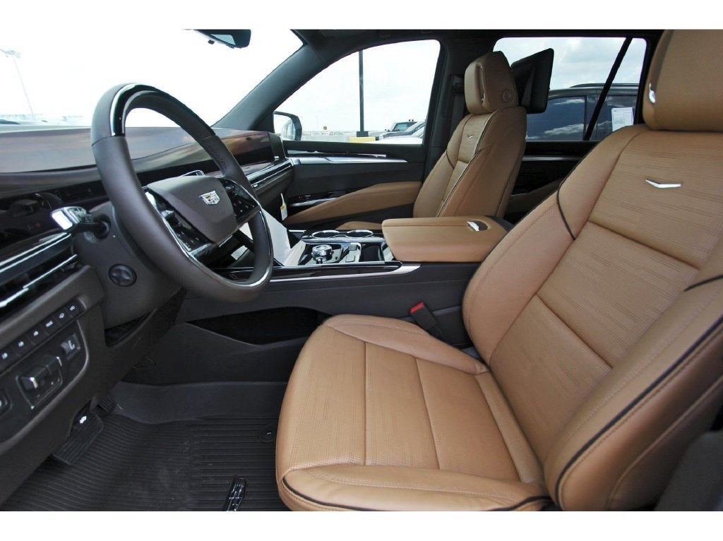 2027 Cadillac Escalade Luxury - Photo 6