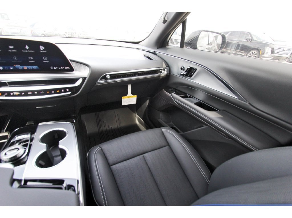 2027 Cadillac LYRIQ Luxury - Photo 10