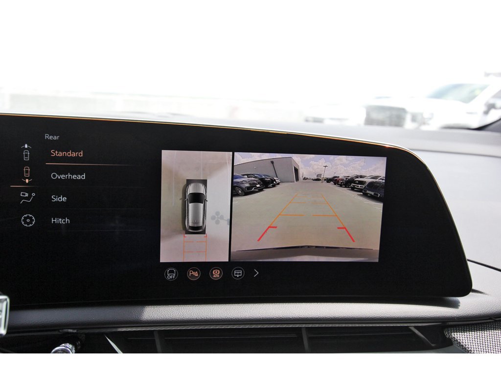 2027 Cadillac OPTIQ Luxury - Photo 17