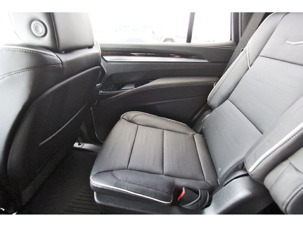 2027 Cadillac Escalade Luxury - Photo 12
