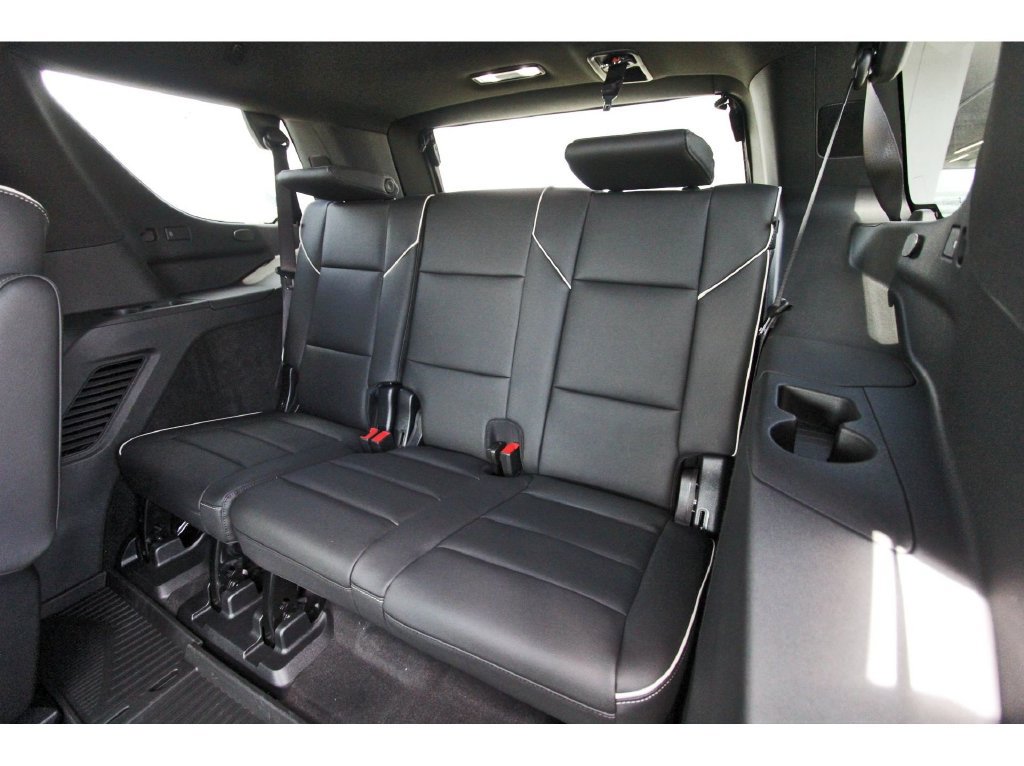 2027 Cadillac Escalade Luxury - Photo 13