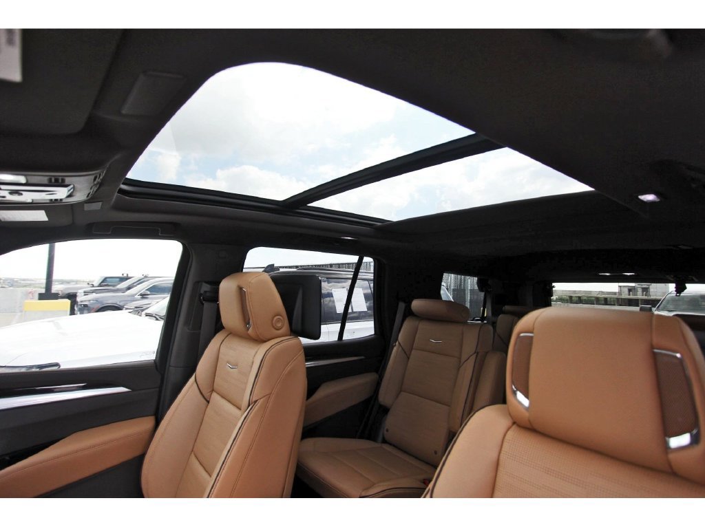 2027 Cadillac Escalade Luxury - Photo 24