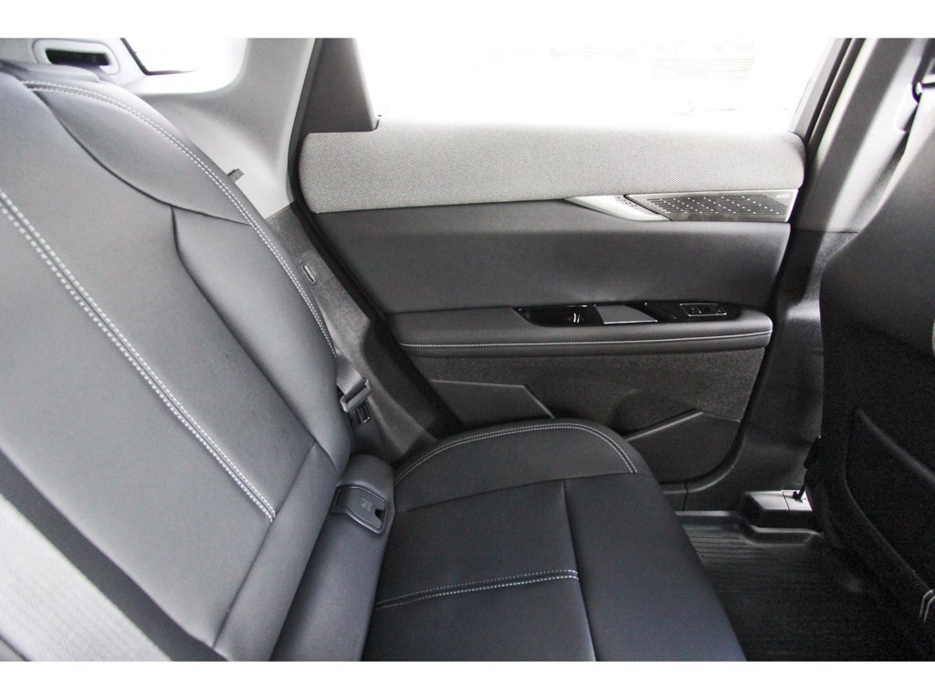 2027 Cadillac OPTIQ Luxury - Photo 11