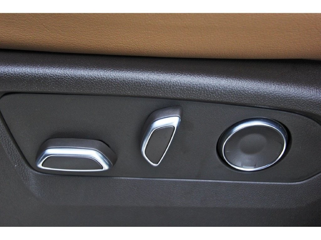 2027 Cadillac Escalade Luxury - Photo 23