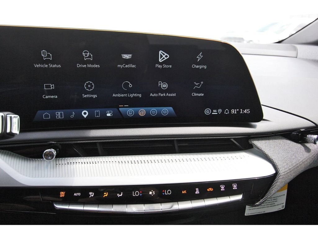 2027 Cadillac OPTIQ Luxury - Photo 16