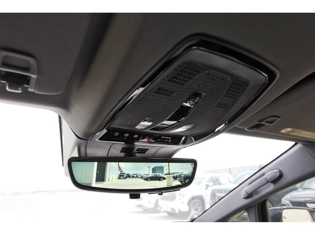2027 Cadillac OPTIQ Luxury - Photo 21