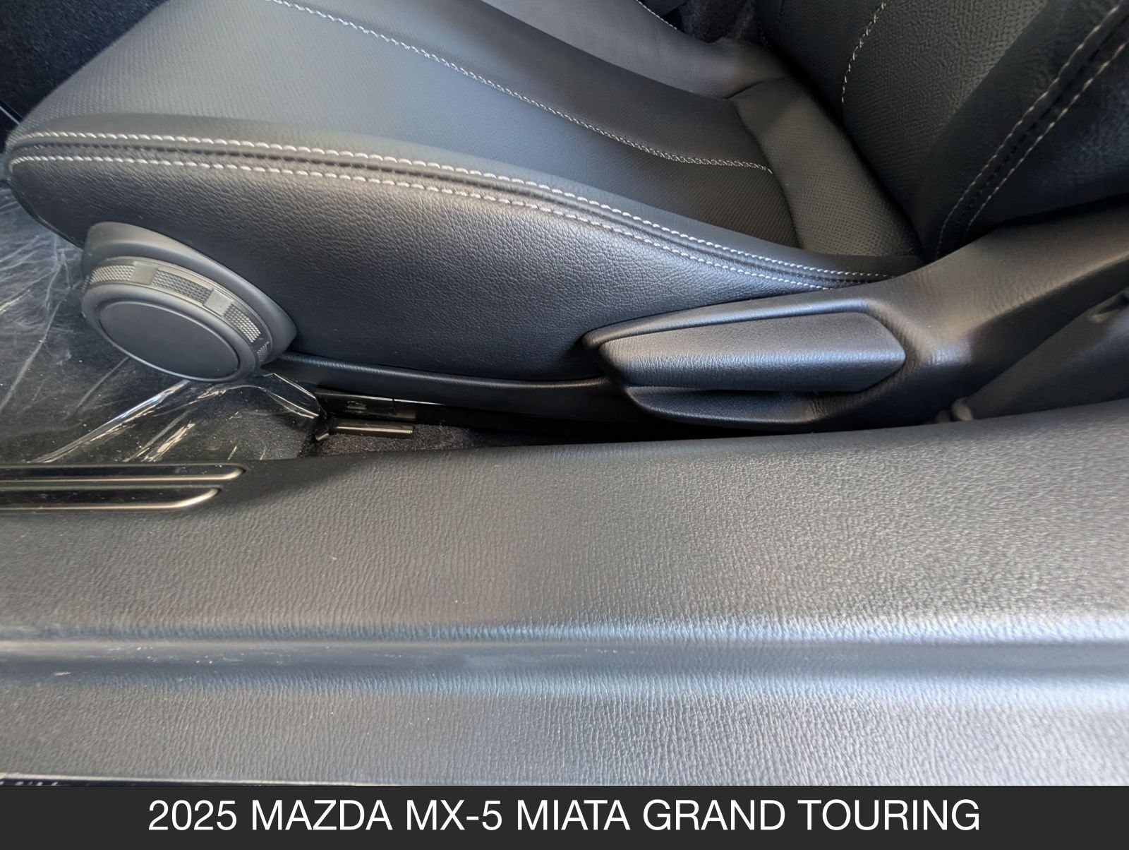 2025 Mazda MX-5 Miata Grand Touring - Photo 8