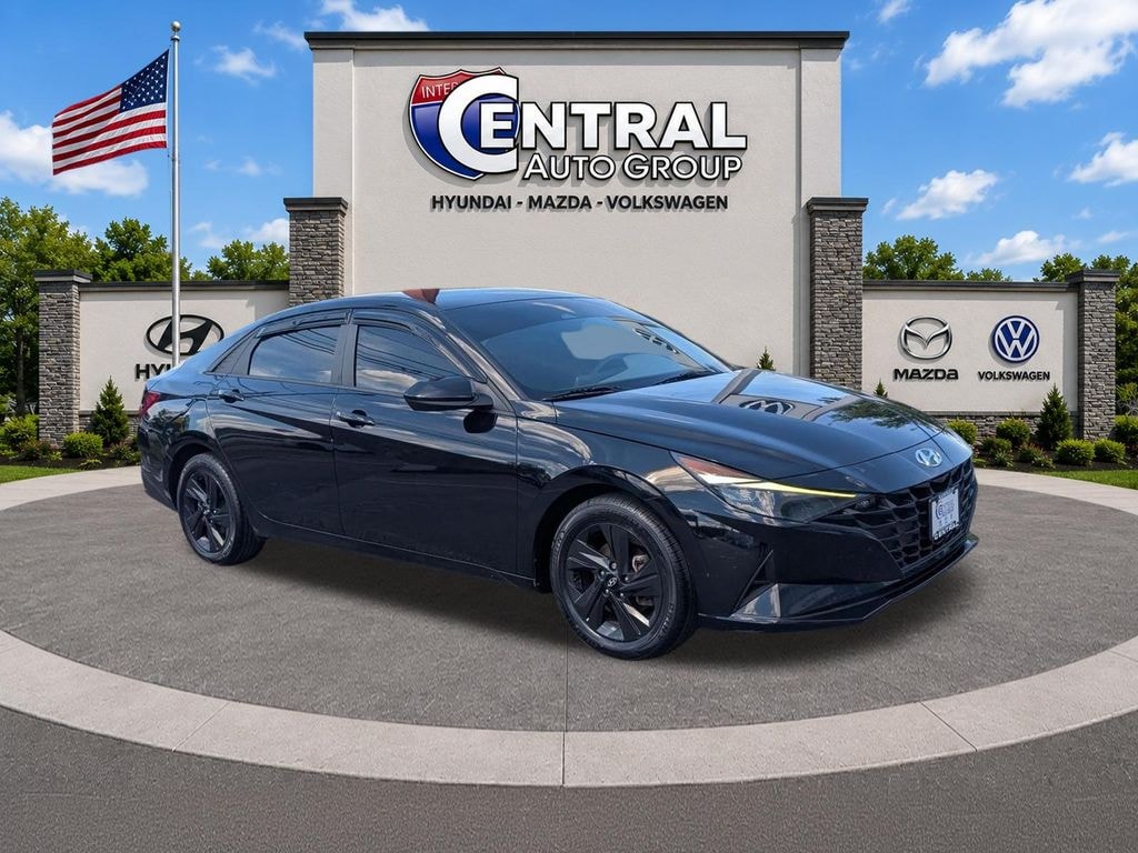 Used 2023 Hyundai Elantra SEL Sedan
