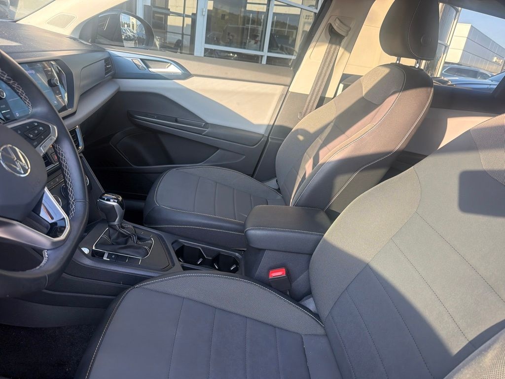 Used 2022 Volkswagen Taos 1.5T SE SUV