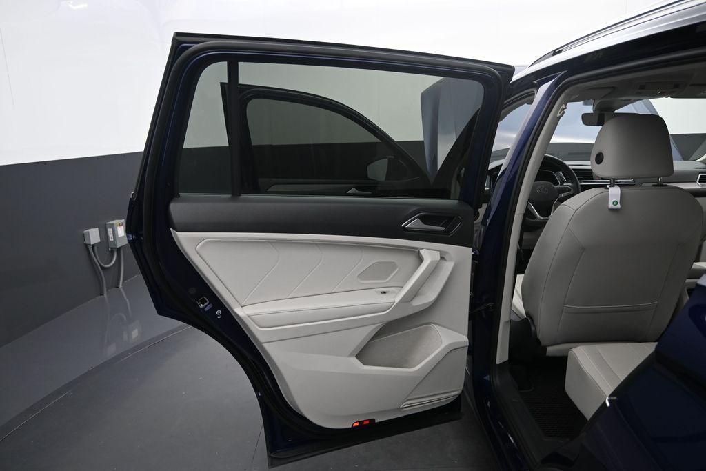 2023 Volkswagen Tiguan SE - Photo 23
