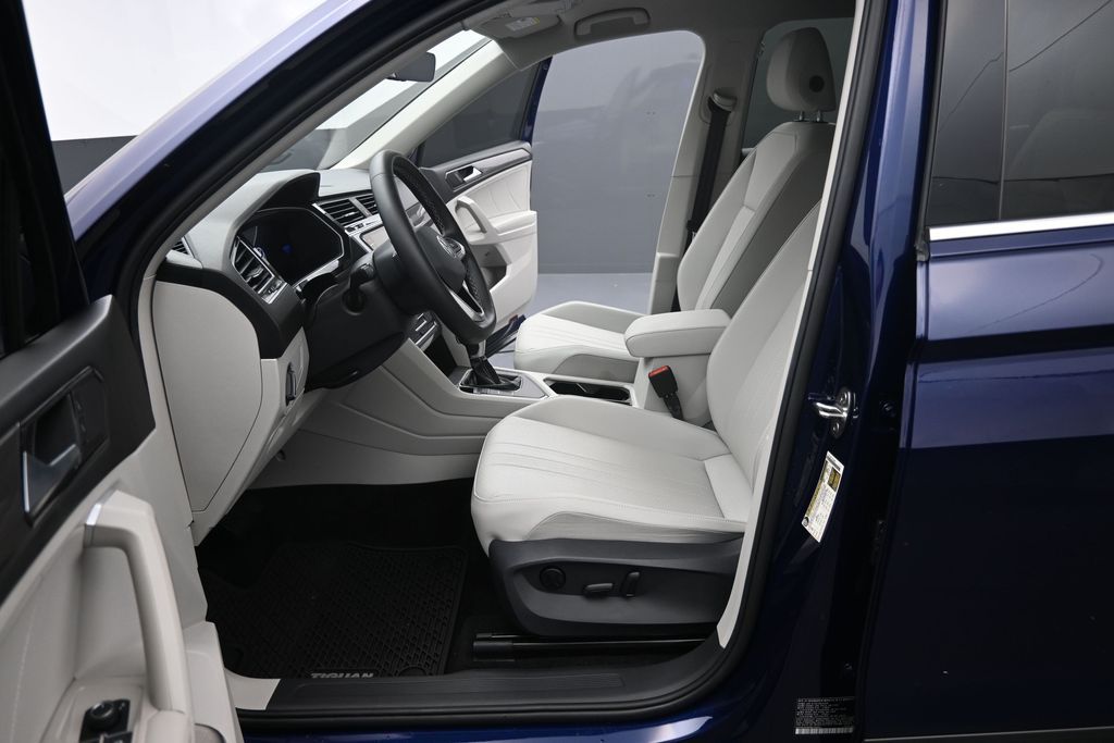 2023 Volkswagen Tiguan SE - Photo 5