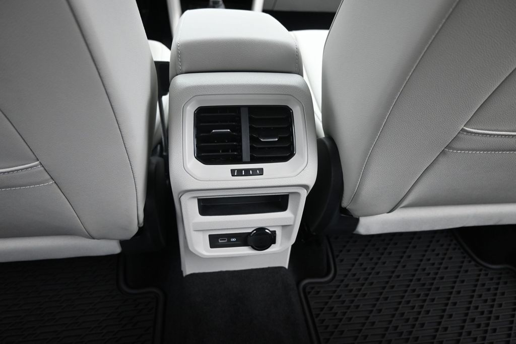 2023 Volkswagen Tiguan SE - Photo 33