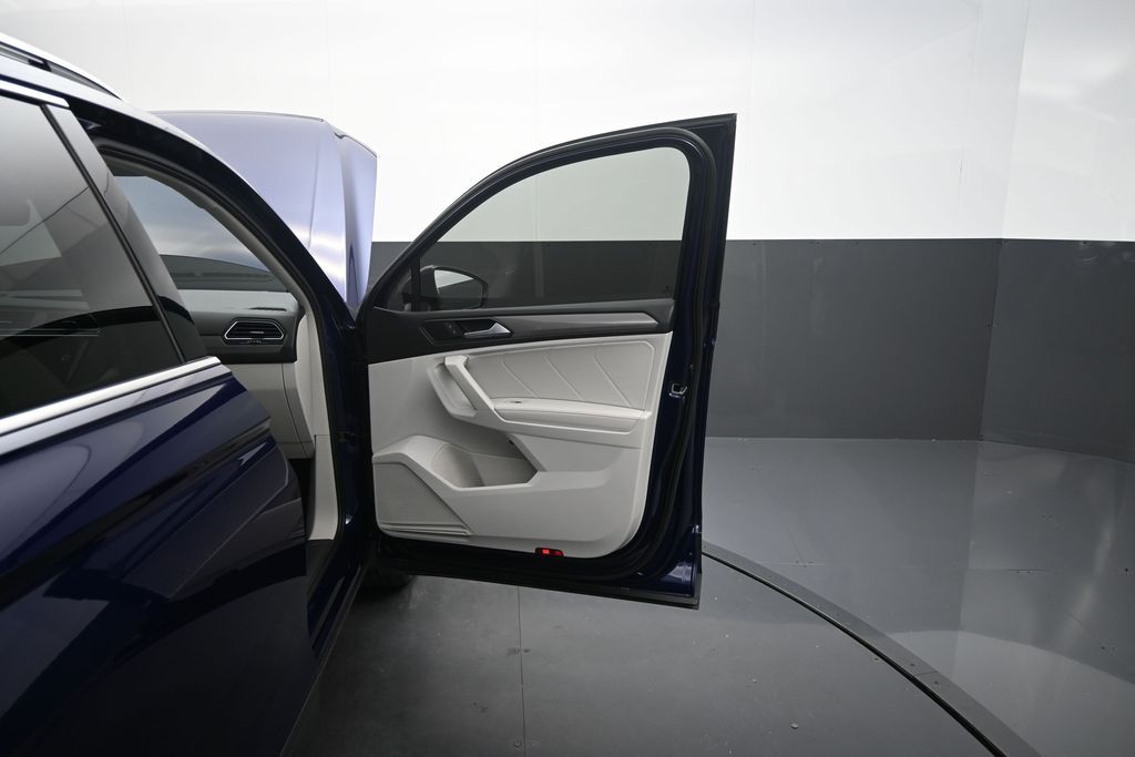 2023 Volkswagen Tiguan SE - Photo 19