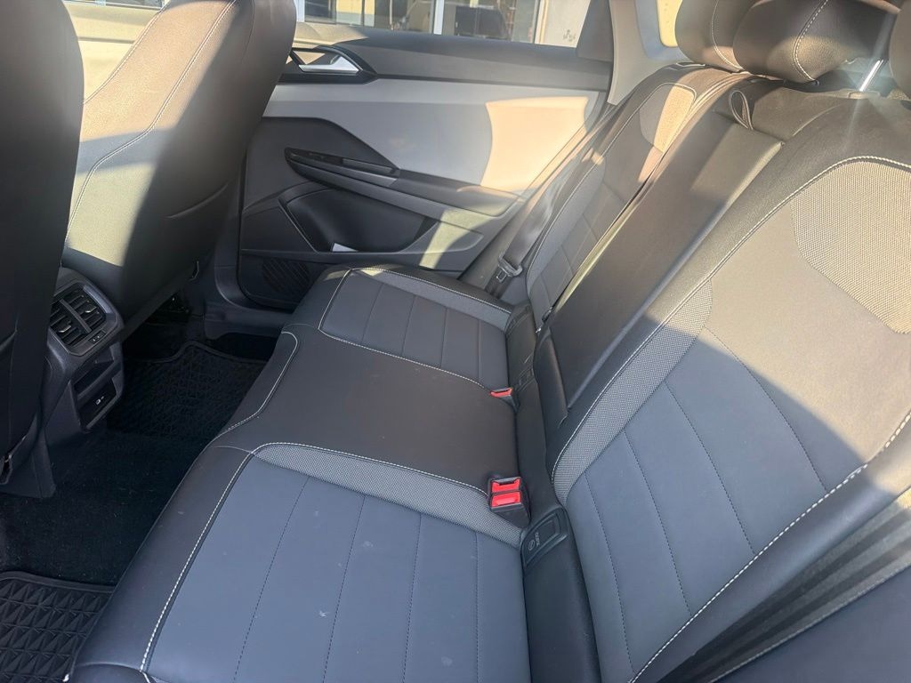 Used 2022 Volkswagen Taos 1.5T SE SUV