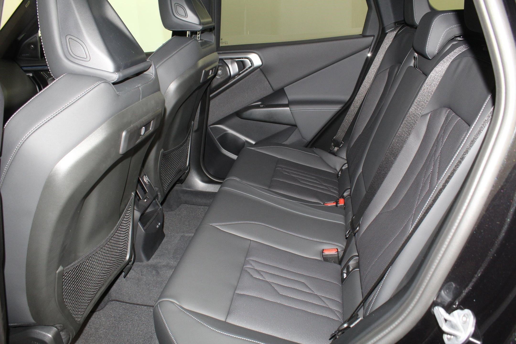 2026 BMW X3 30 - Photo 12
