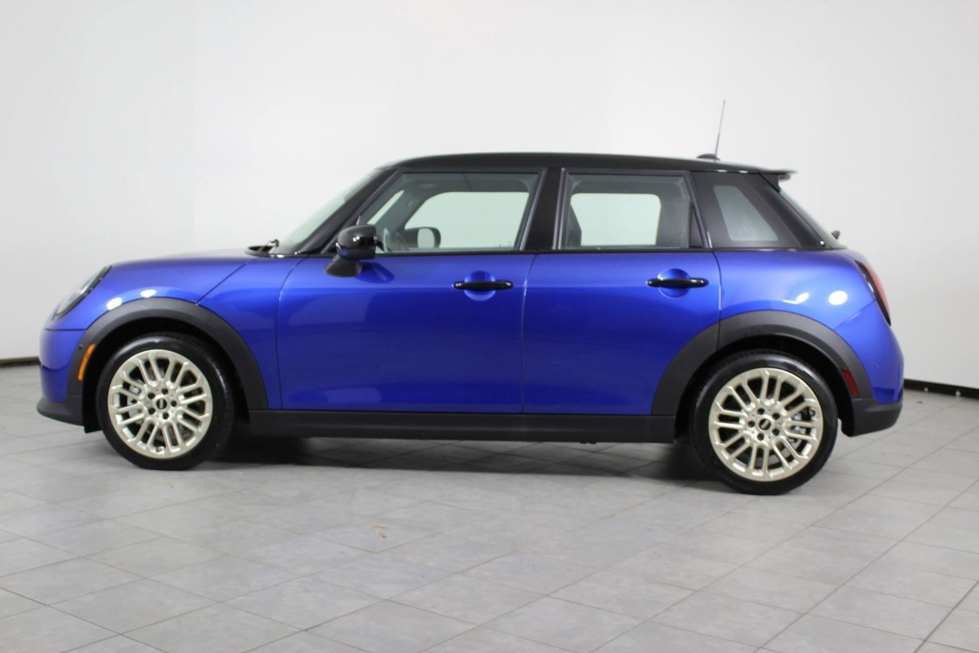 WMW53GD03T2X96538