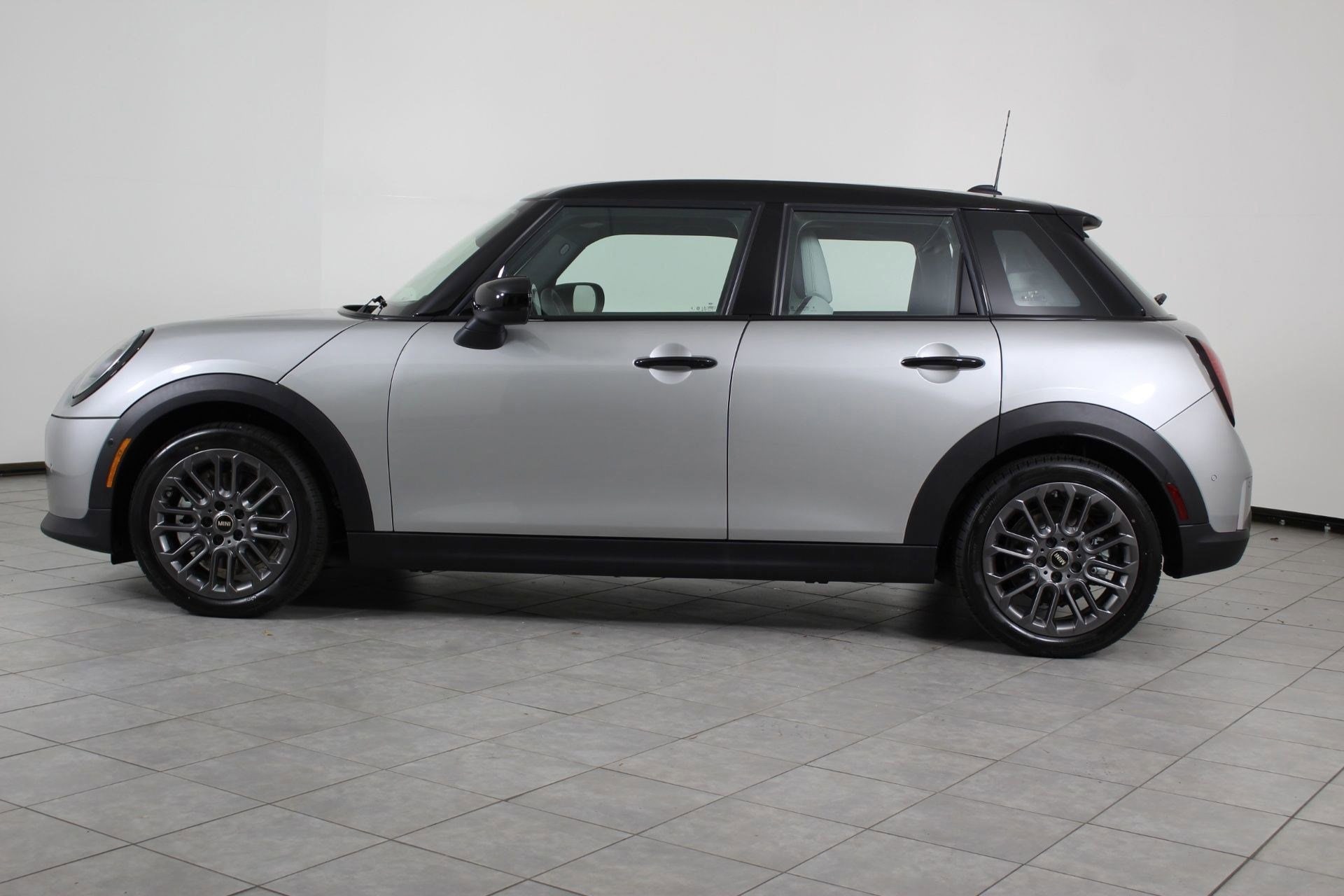 WMW43GD07T2X99647