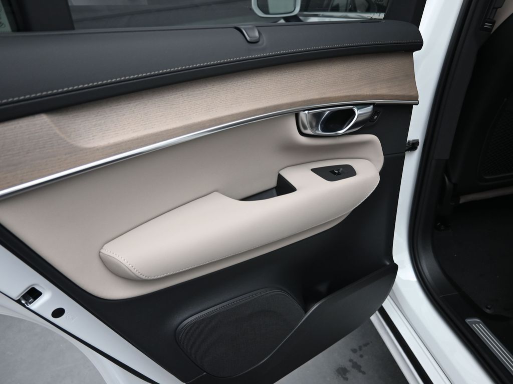 2026 Volvo XC90 Ultra - Photo 26