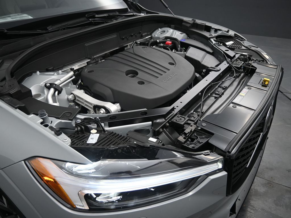 2026 Volvo XC60 Plus - Photo 39