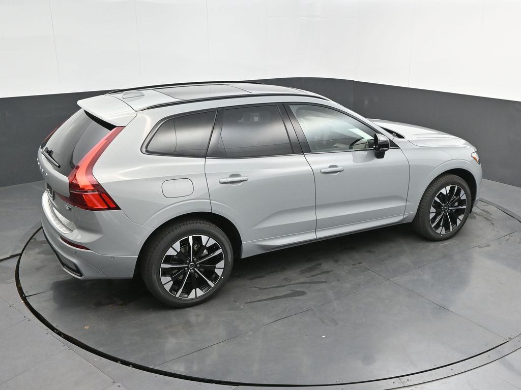 2026 Volvo XC60 Plus - Photo 40