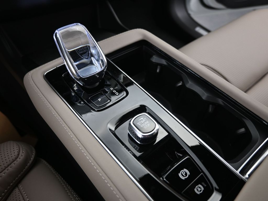 2026 Volvo XC90 Ultra - Photo 23