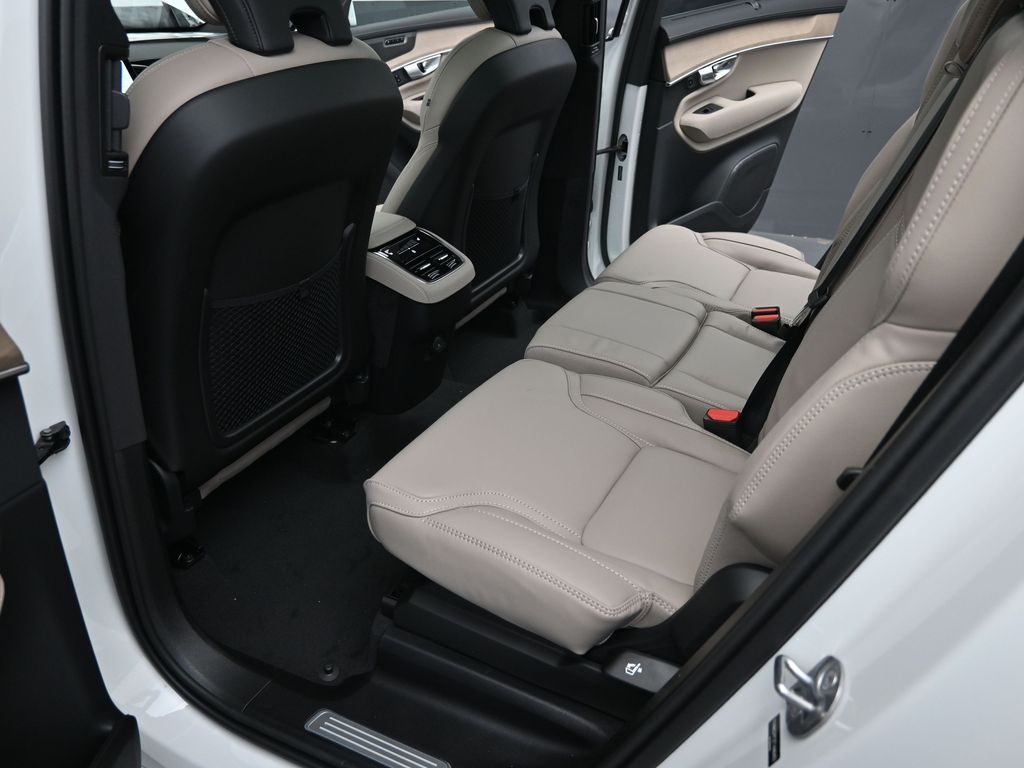 2026 Volvo XC90 Ultra - Photo 27