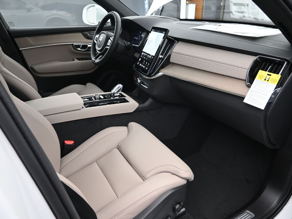 2026 Volvo XC90 Ultra - Photo 38