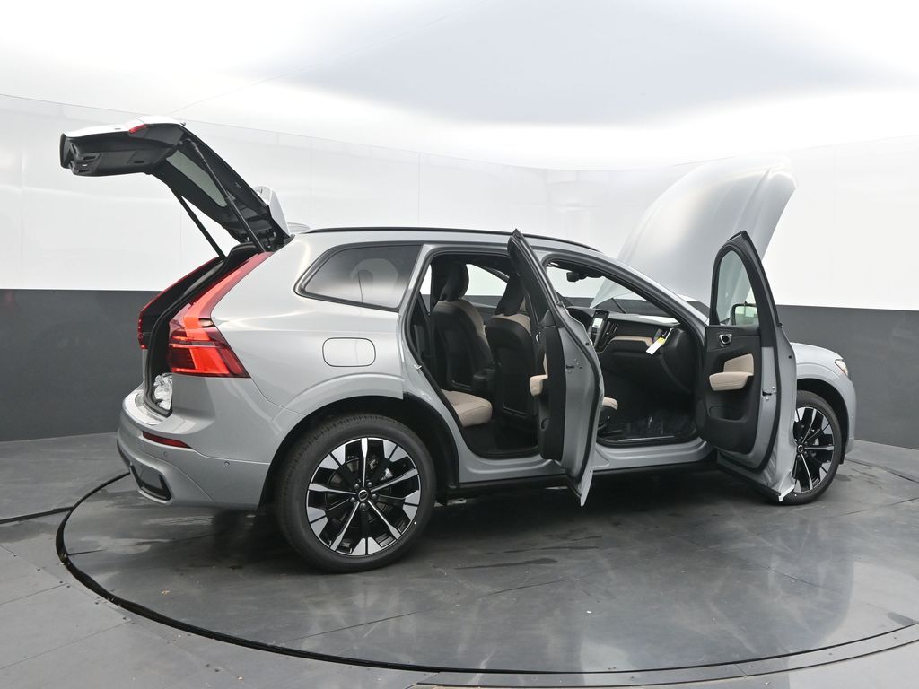 2026 Volvo XC60 Plus - Photo 53