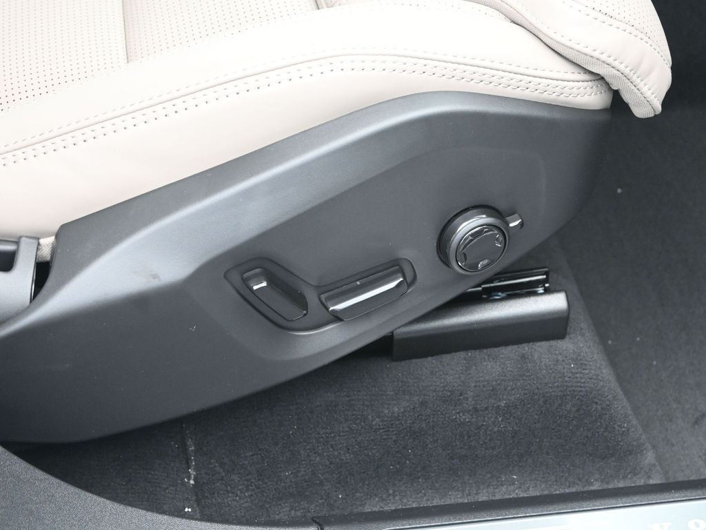2026 Volvo XC90 Ultra - Photo 36