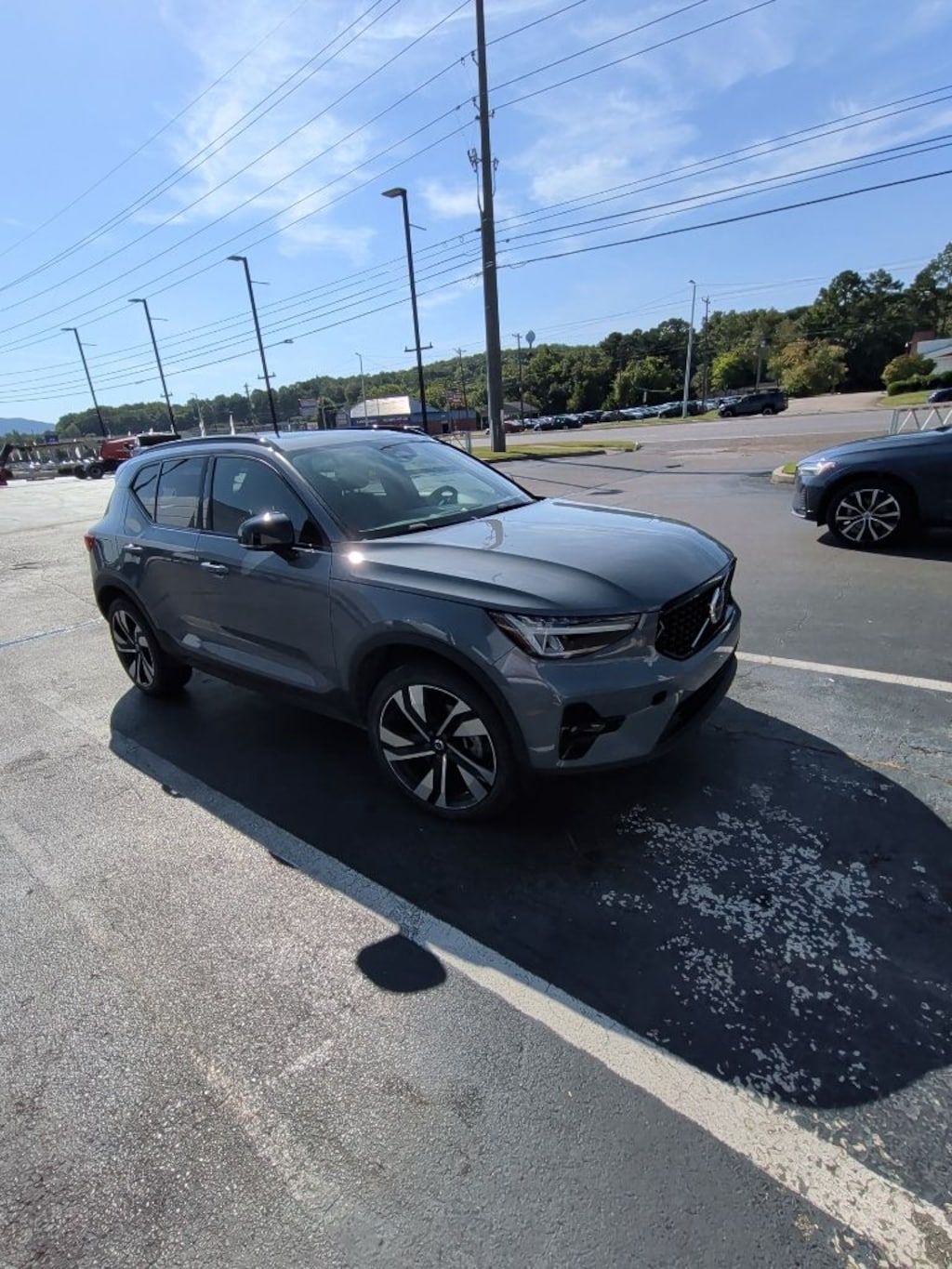 Used 2023 Volvo XC40 B5 Plus Dark Theme SUV