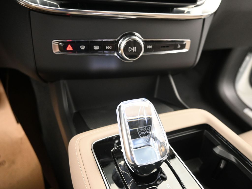 2026 Volvo XC90 Ultra - Photo 22