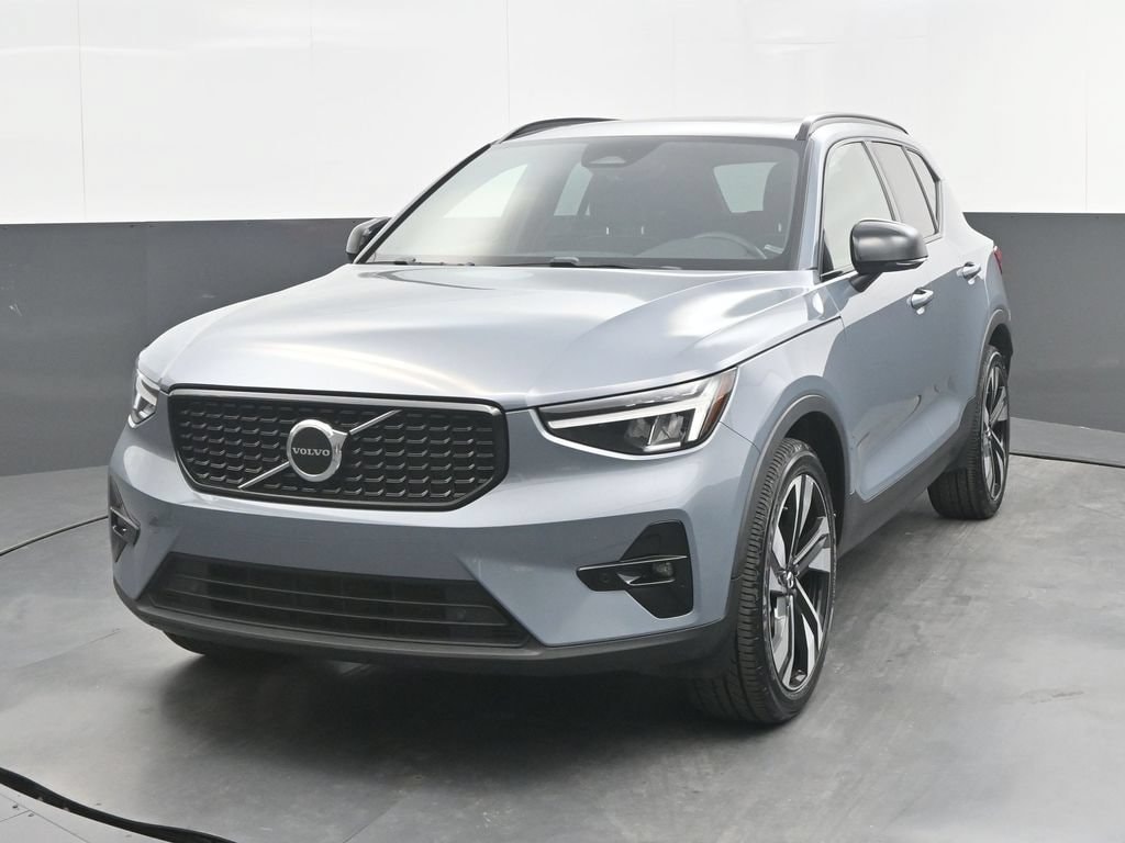 2023 Volvo XC40