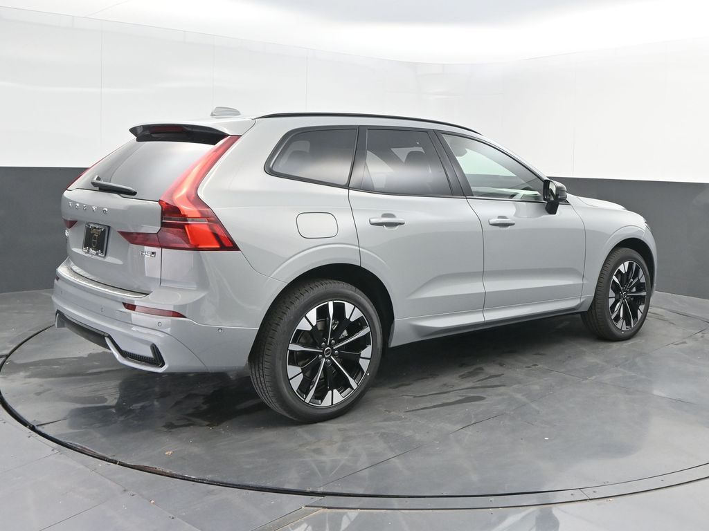 2026 Volvo XC60 Plus - Photo 7