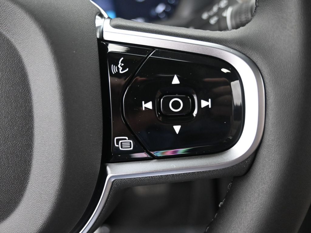2026 Volvo XC90 Plus - Photo 19