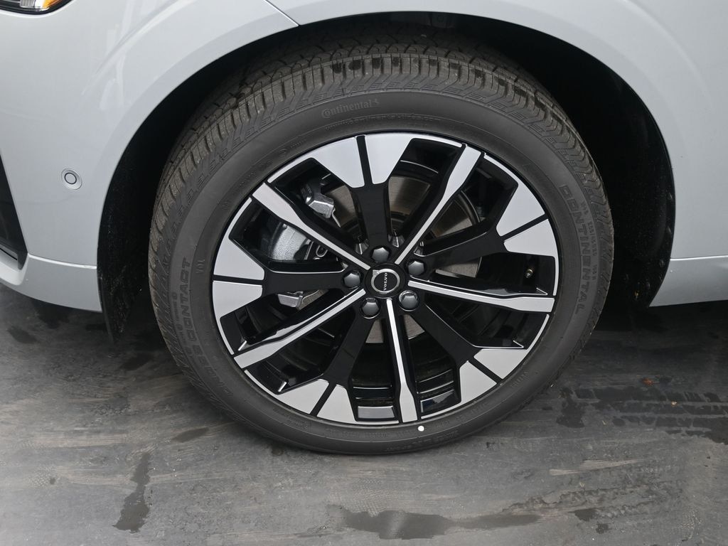 New 2026 Volvo XC60 B5 Plus SUV