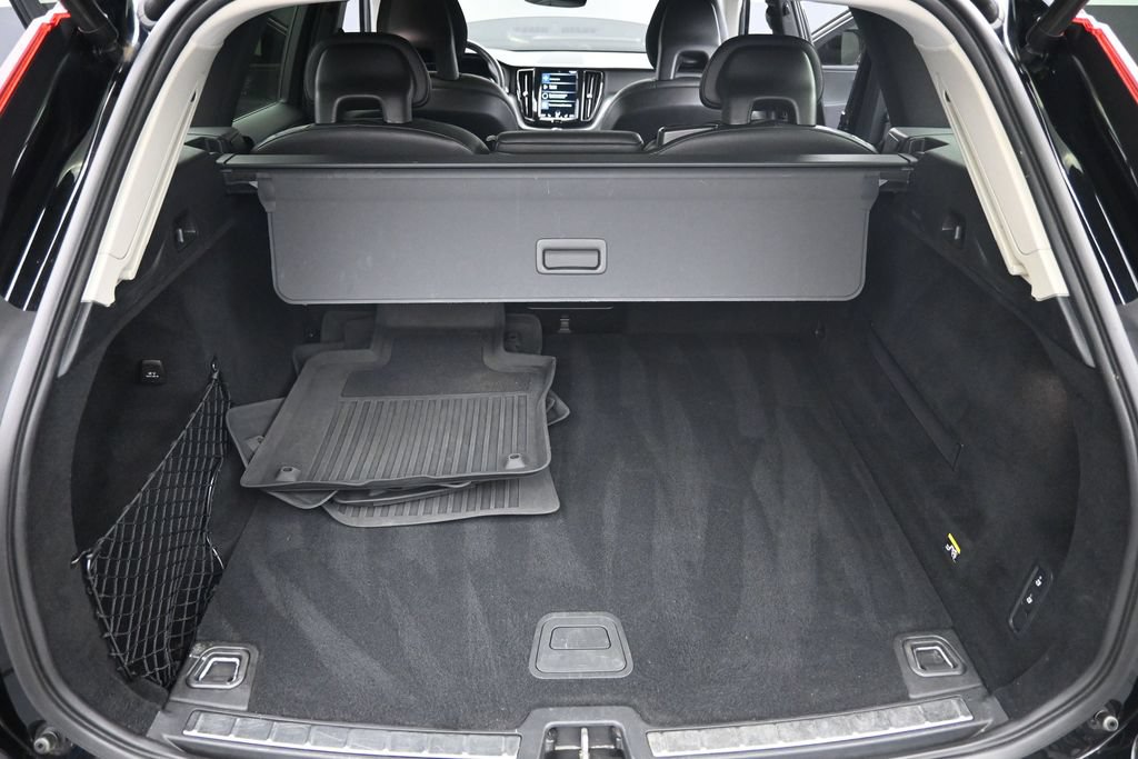Used 2018 Volvo XC60 T6 Momentum SUV