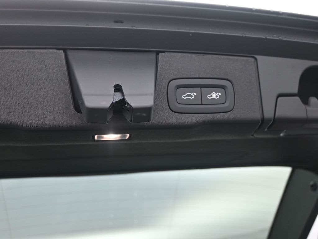 2026 Volvo XC60 Plus - Photo 31