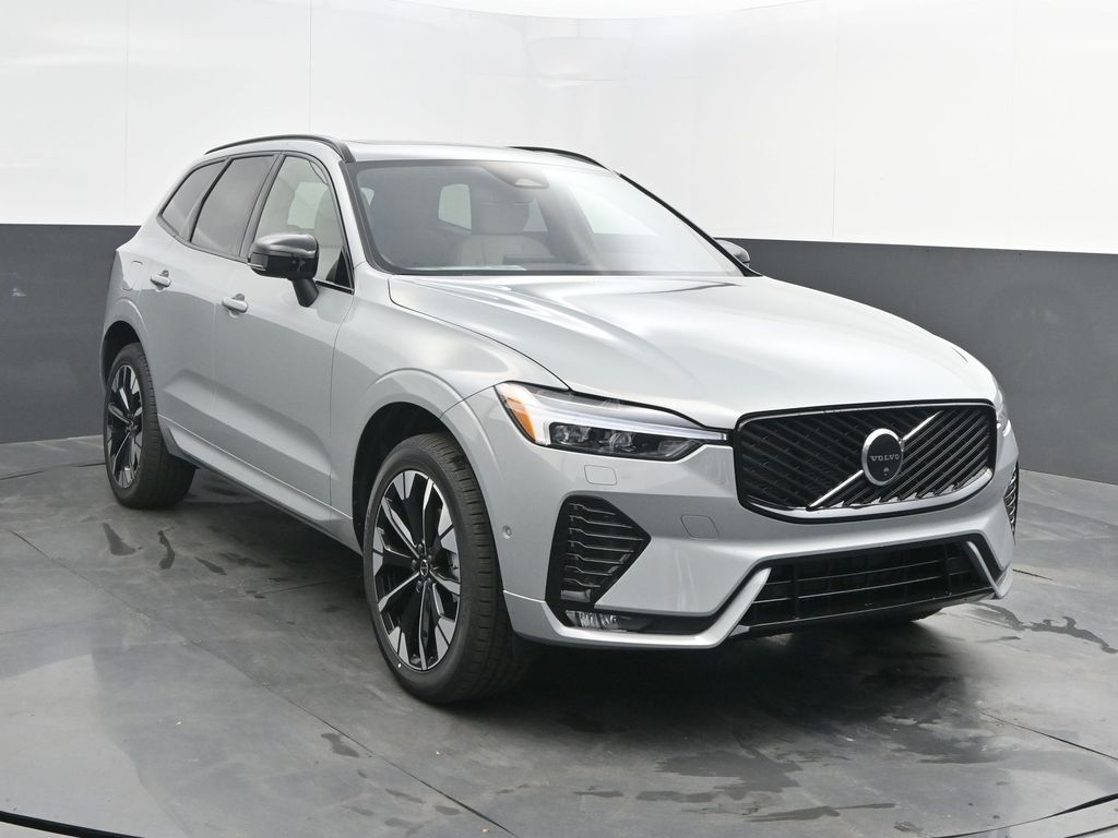 2026 Volvo XC60 Plus - Photo 9
