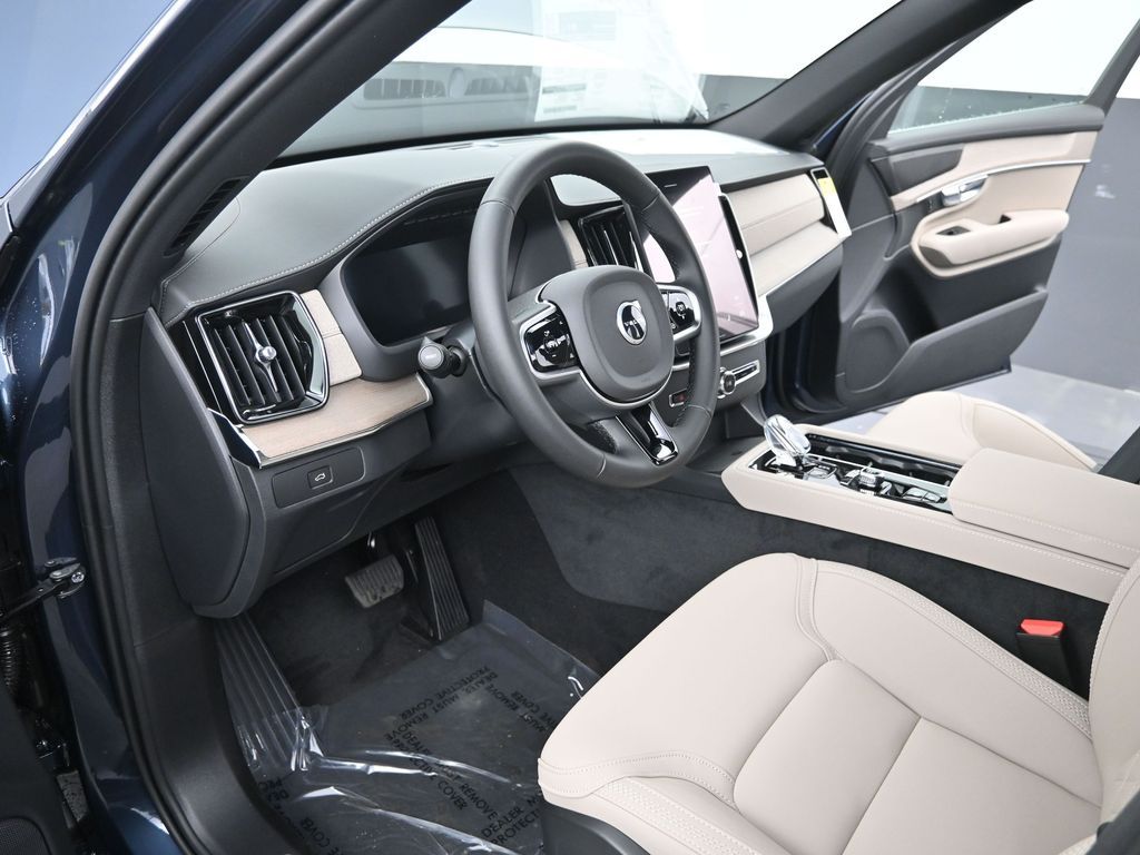 2026 Volvo XC90 Plus - Photo 13
