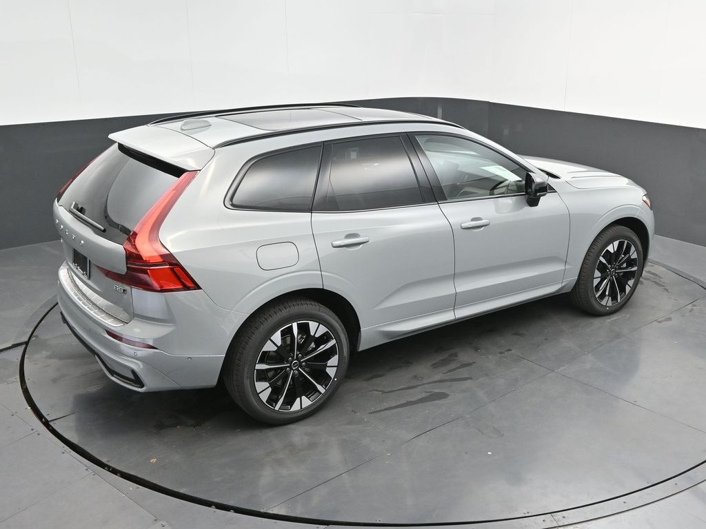 2026 Volvo XC60 Plus - Photo 43