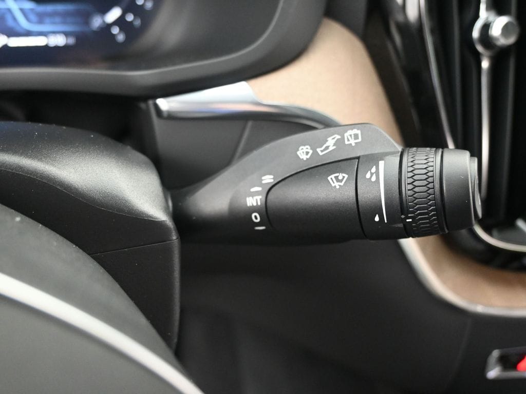 2026 Volvo XC60 Plus - Photo 18