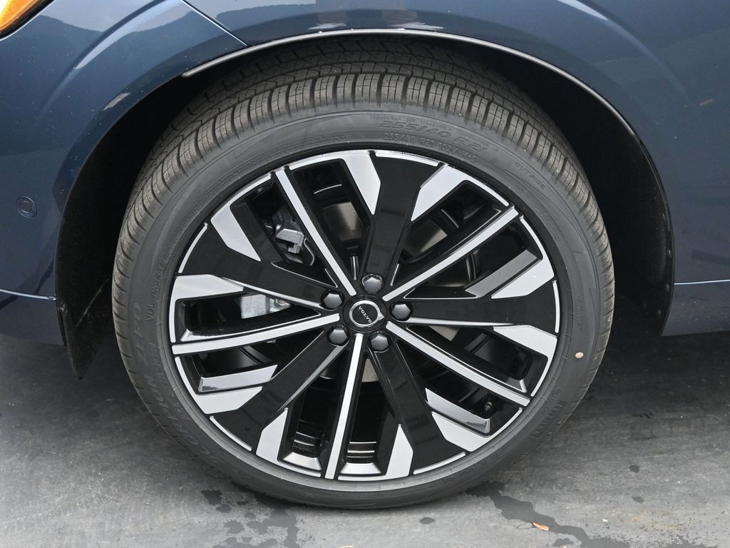 New 2026 Volvo XC60 B5 Ultra SUV