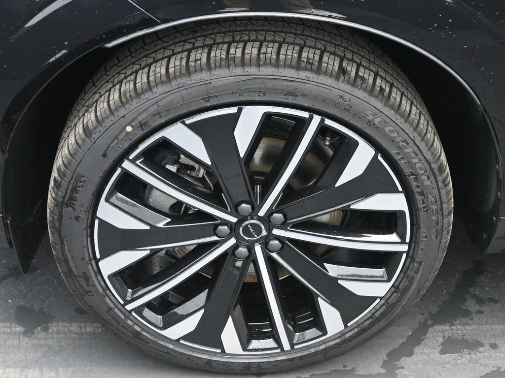 New 2026 Volvo XC60 B5 Ultra SUV