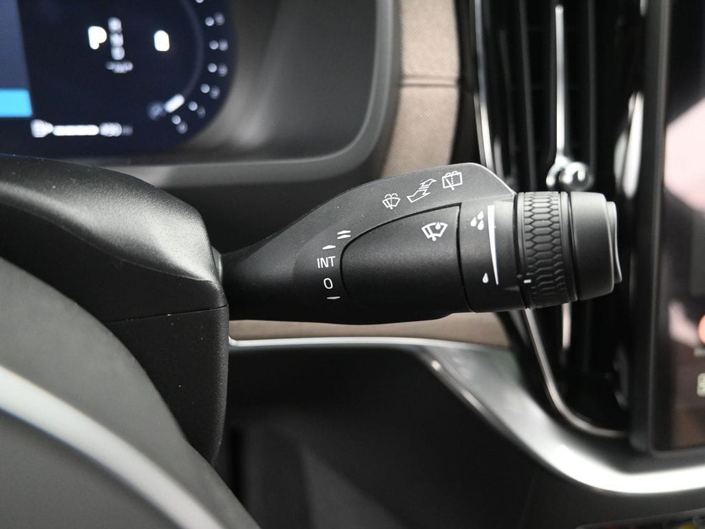 2026 Volvo XC90 Plus - Photo 18
