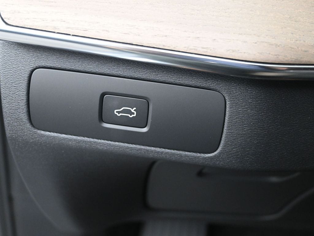 2026 Volvo XC90 Plus - Photo 15